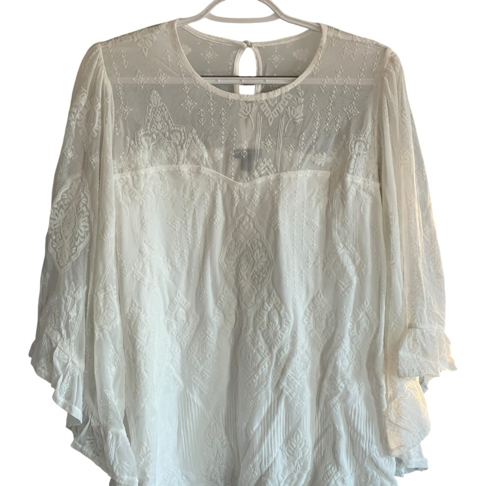 Torrid Flocked Mesh Crew Neck Bell Sleeve Top Size 00 White Blouse NWT